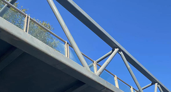 沈陽鋼結(jié)構(gòu)工程公司分享鋼結(jié)構(gòu)焊接質(zhì)量怎么查？鋼結(jié)構(gòu)制作質(zhì)量通病有哪些？